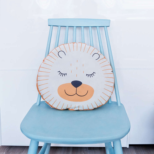 Poduszka lew maskotka mały lion