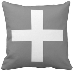 Poduszka dekoracyjna krzyż na szarym pod-6617